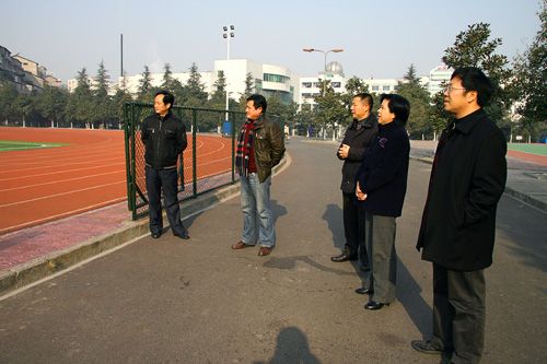 严永梅副市长到我校检查安全工作