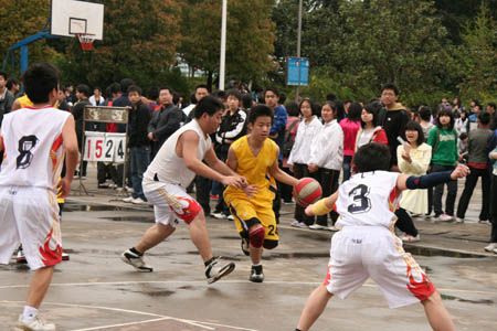 我校隆重举办第13届科技艺术节和球类运动会