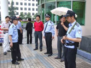 武装巡逻为高考护航