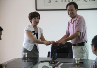 宜化楚星集团来校慰问