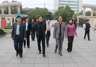 罗市长莅临我校视察指导工作