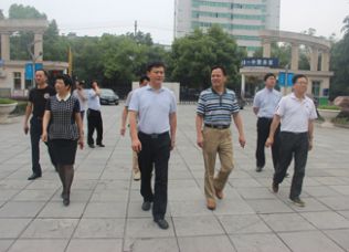 市委书记庄光明一行到我校视察指导高考工作